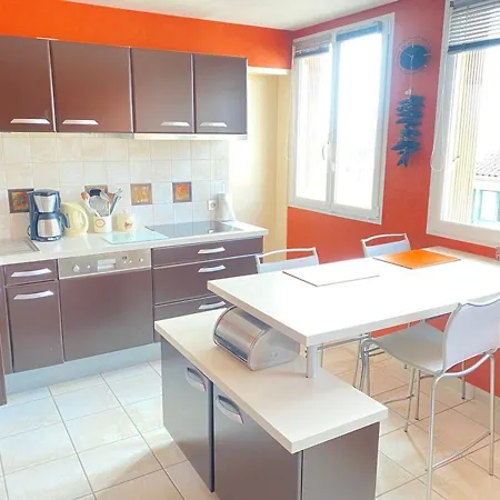 Confortable A Avec Balcon, Wifi Et Parking Prive - Fr-1-742-505 *